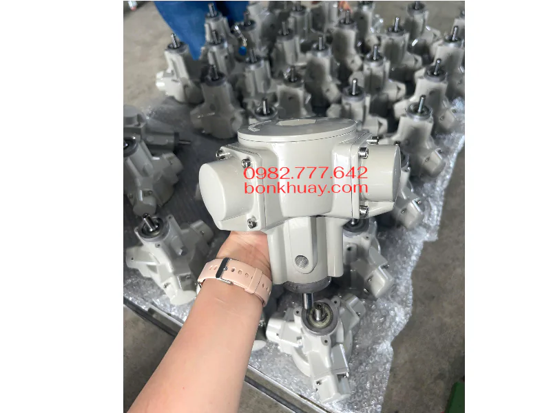 Motor khuấy kh&iacute; n&eacute;n